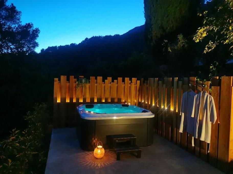 טורט-סור-לו Maison A La Campagne Avec Spa Et Piscine מראה חיצוני תמונה